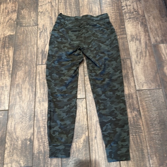 Lululemon Readt to Rulu Camo jogger size 8 - Picture 5 of 9